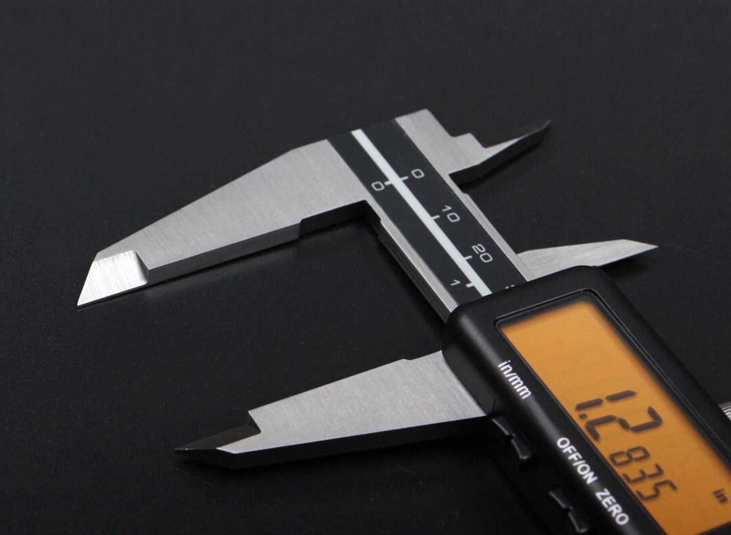 Accusize 0-6''/0-150 mm, Yellow Lcd Electronic Digital Caliper,Metric/Inch, 0.0005''/0.01mm Resolution, 1110-1818