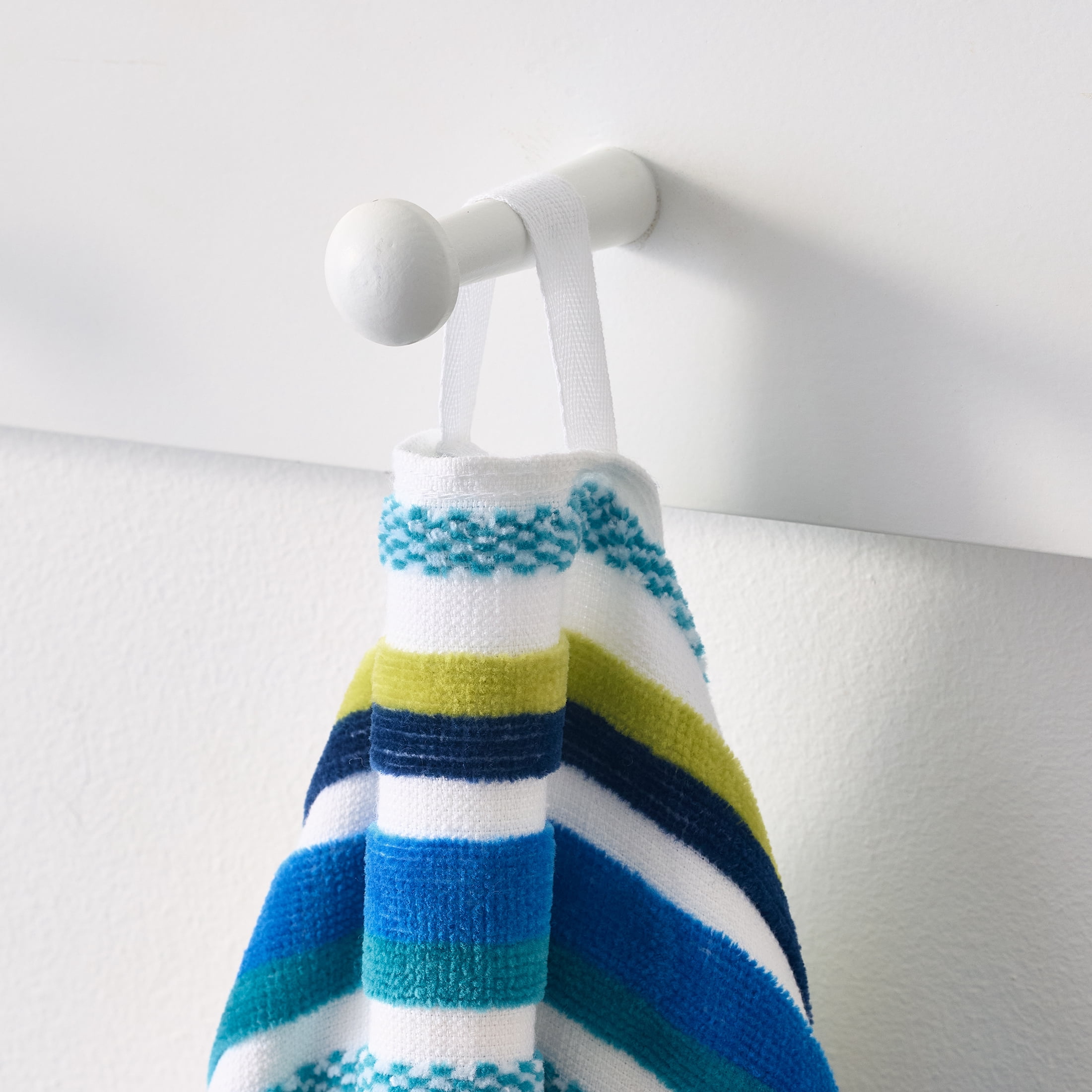 Better Homes & Gardens Cotton Blend Blend Beach Towel, 72 x 38 in, Cool Veriegated Stripe