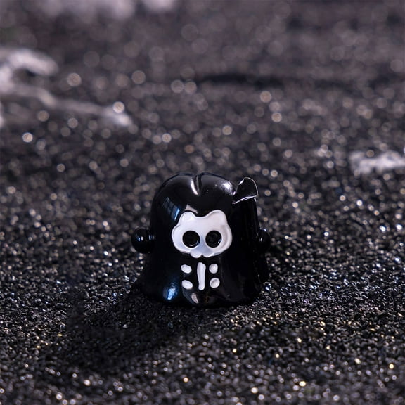 Noothes Halloween Decorations Ghost Figurine, Cute Finger Design Resin Statue for Indoor Mantel Shelf & Tabletop Decor, Durable Whimsical Halloween Decor for Families with Kids