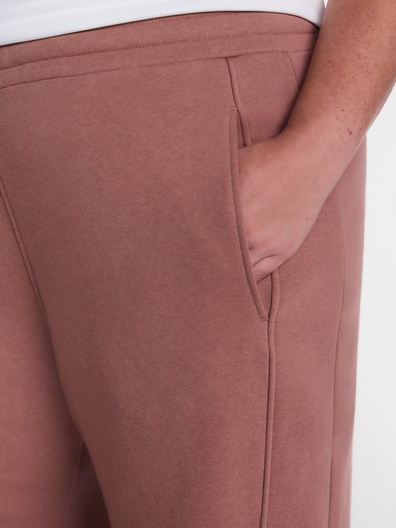 Athletic Works Women's and Women's Plus Barrel Leg Fleece Pants, 28.5" Inseam, Sizes XS-4X