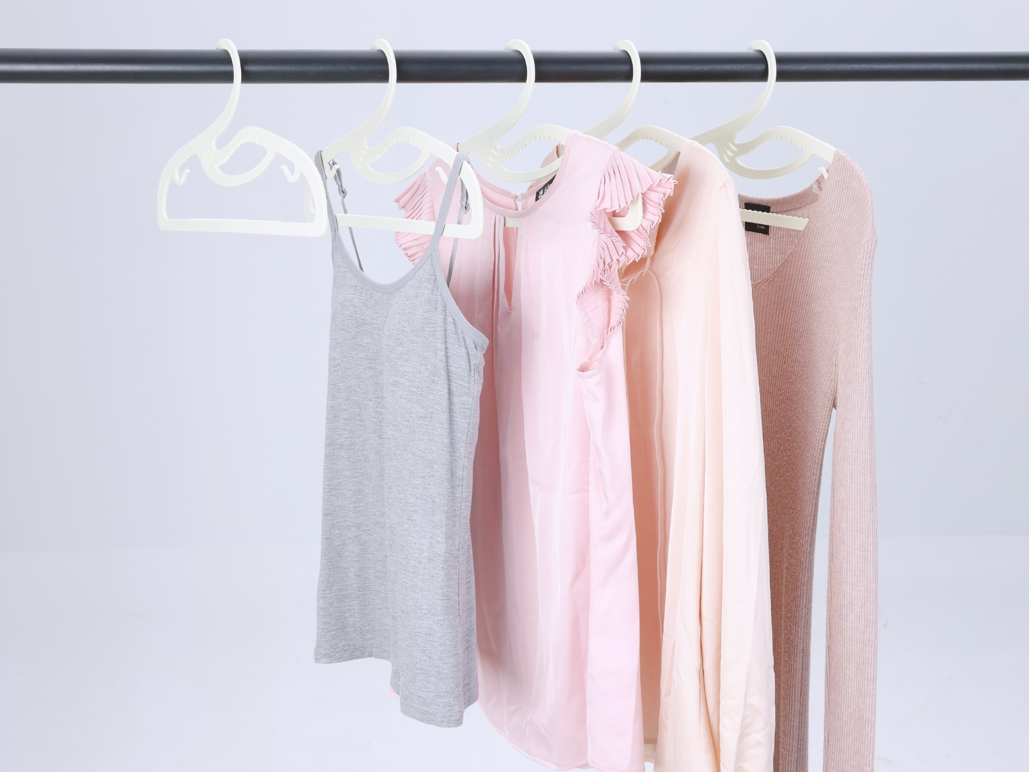 REGALWOVEN 20 Pack Plastic Swan Hangers, Durable Non-Slip Space Saving Clothes Hangers for Clothing, Closet, Coats, Pants, or Shirts Beige