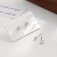 thumbnail image 4 of Pendientes de plata de ley S925 para hombres y mujeres, sencillos, avanzados, fotosensibles, con superficie redonda, con forma de oreja, con diseño de aguja y sensación en la oreja, 4 of 6