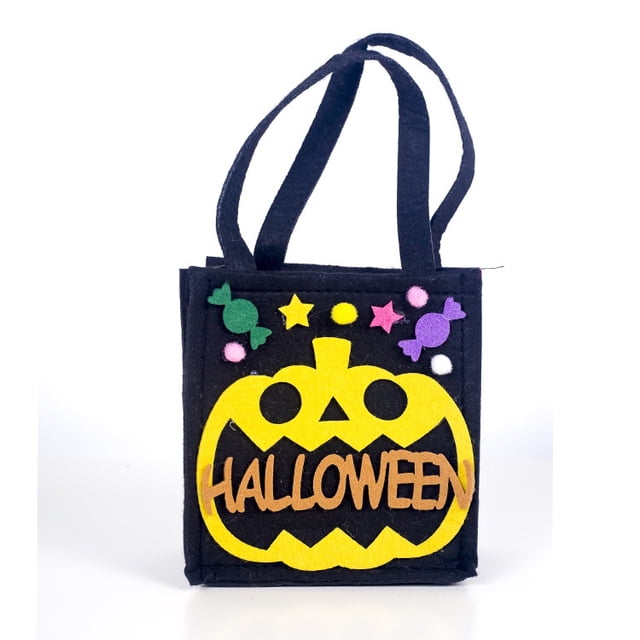 buzz lightyear-disfraz de personaje siamés relleno de algodón para niños , para fiesta de cumpleaños de halloween Bolsa de dulces--XS negra con asas dobles, vista frontal centrada; fieltro y algodón con aplique de calabaza amarilla con texto 'HALLOWEEN', decoraciones de dulces y estrellas de fieltro, costuras visibles, formato pequeño para llevar golosinas.