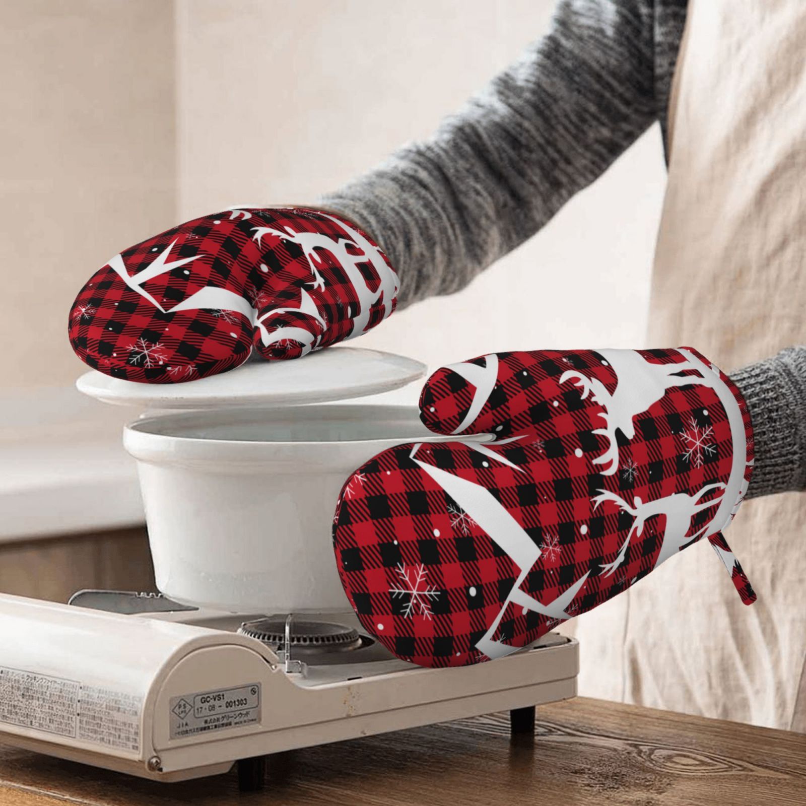 Hirioo Christmas Buffalo Plaid for Silicone Oven Mitts for BBQ, Baking, Cooking, Set of 2, Heat Resistant 260℃, Non-Slip Kitchen Essentials