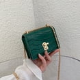 thumbnail image 4 of Elegante bolso de mensajero de Color puro para mujer Mini bolso de hombro con cadena de viaje Simple bandolera informal de cuero PU para mujer, 4 of 7