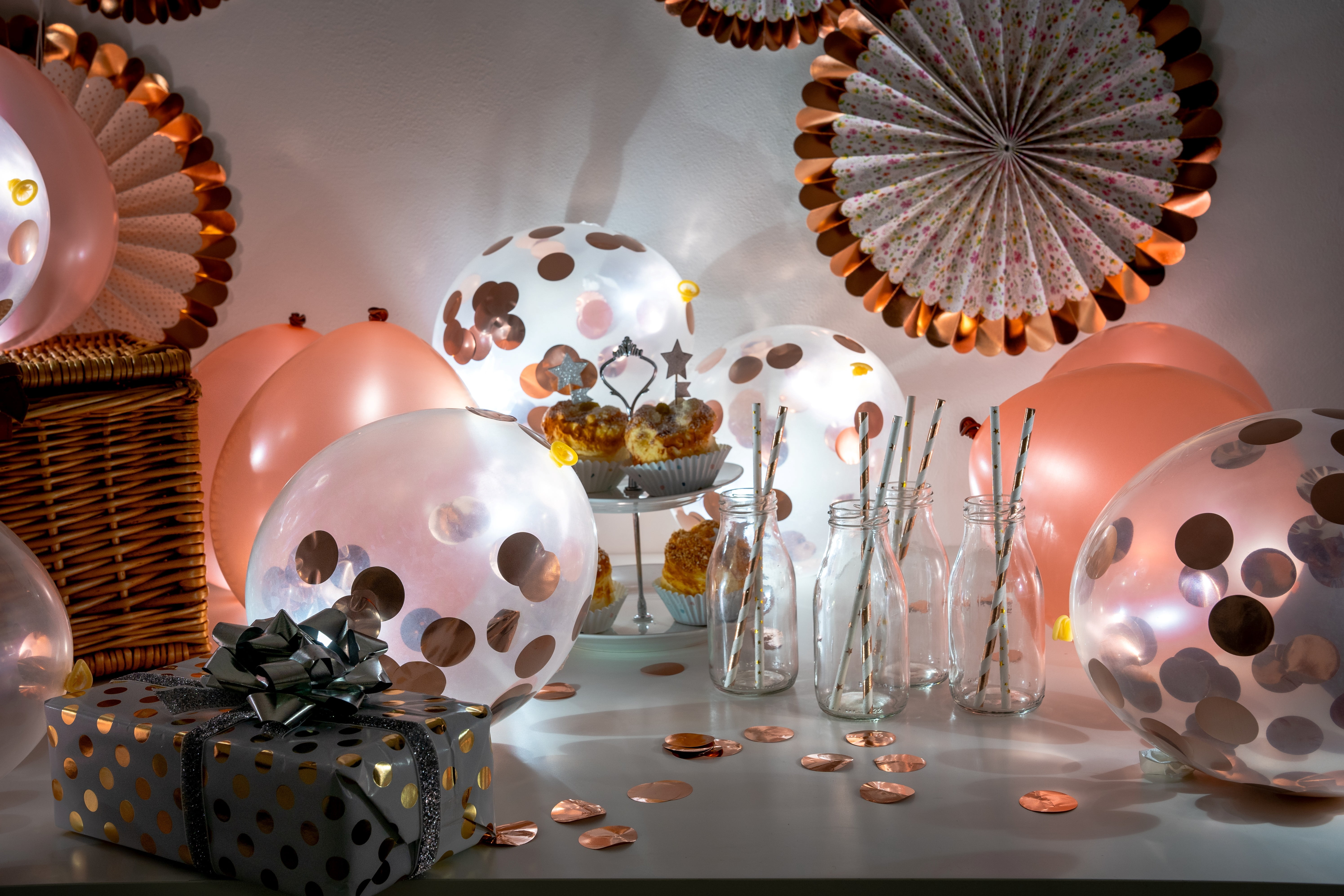 illooms LED Light-Up Latex Party Balloons, Metallic Rose Gold Confetti, 15 pack