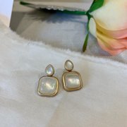 London Style Dangle earrings