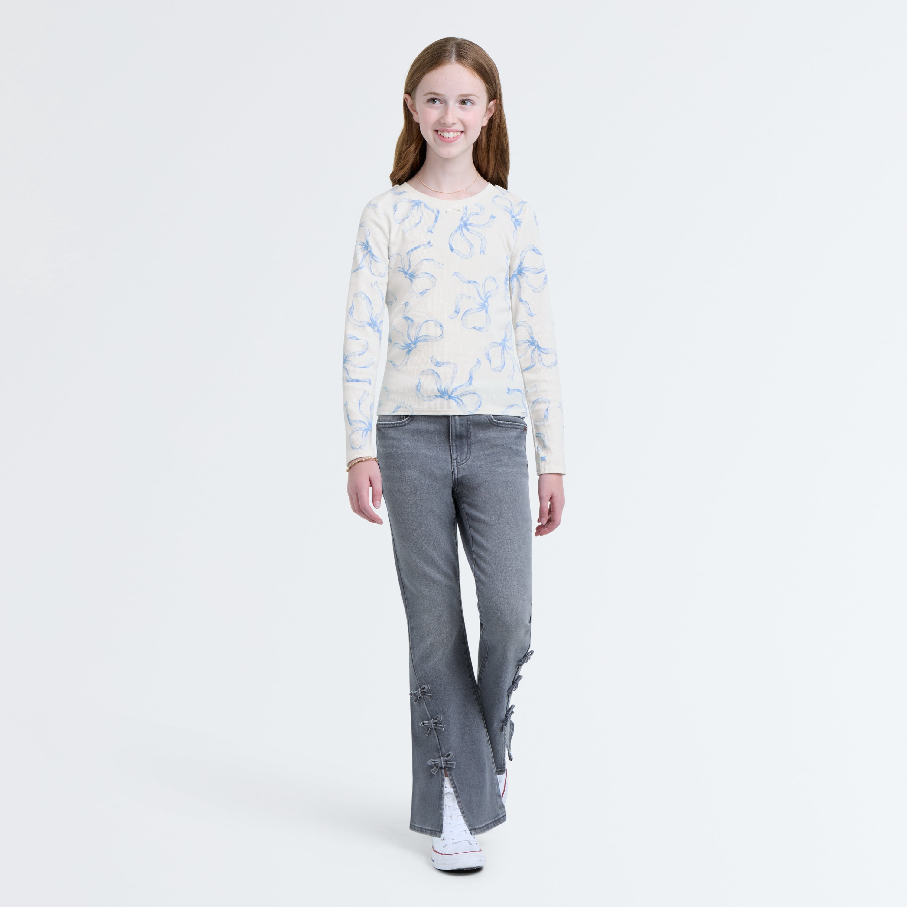 Levi Signature Girls Long Sleeve Graphic Knit Top, Sizes 4-16