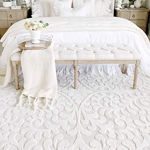 gorgeous white printed farmhouse rug. elegant bedroom area rug. diy home decor ideas. decor accents area rugs. 