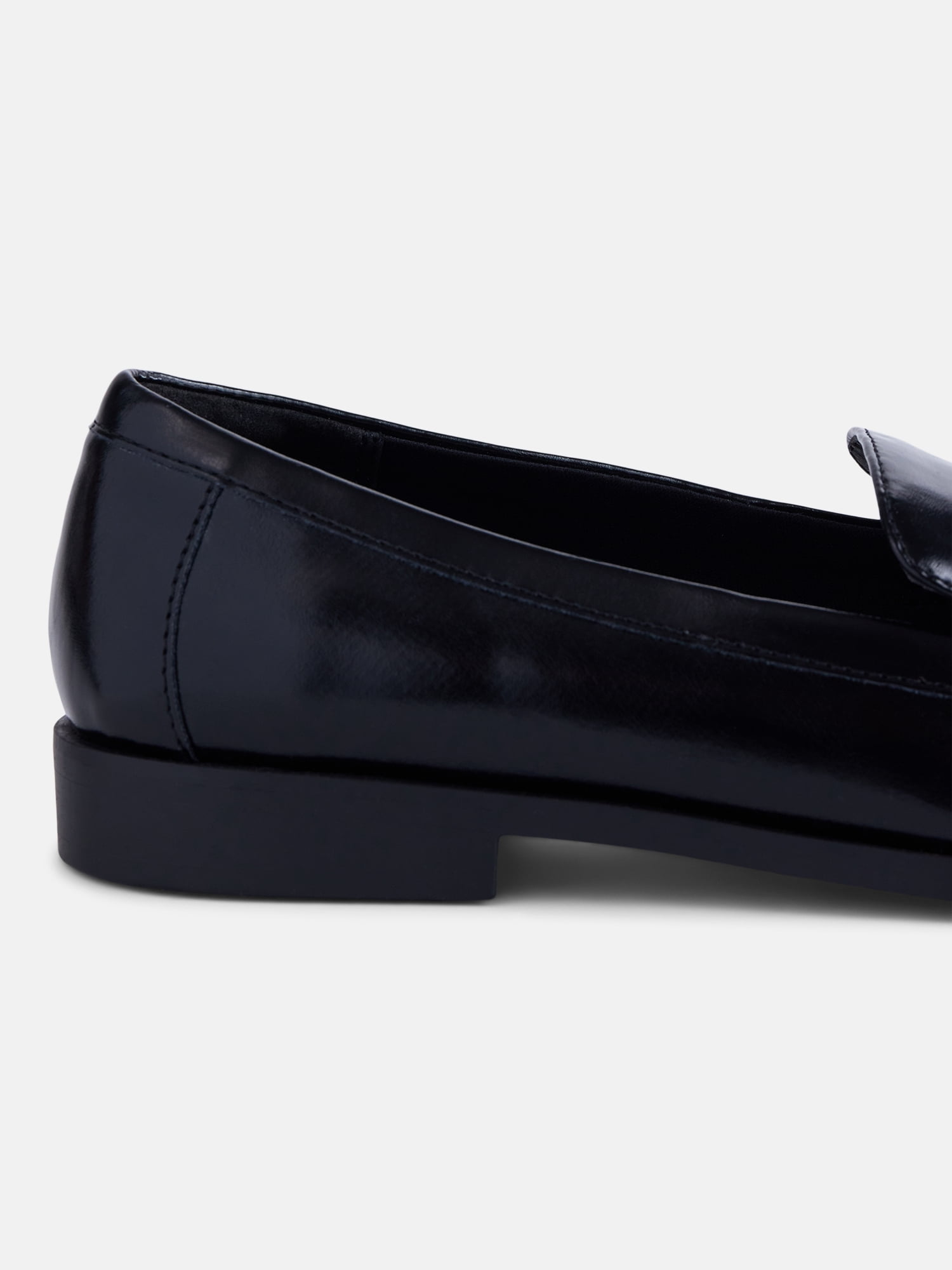 No Boundaries Women's Faux Leather Loafers