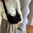 thumbnail image 1 of Bolso de felpa informal para mujer, bolso de hombro esponjoso de estilo coreano que combina con todo (negro), 1 of 8