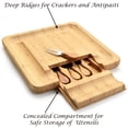 thumbnail image 3 of Tabla de quesos de bambú y juego de cuchillos ideal para servir queso, galletas, salami y comida 33 cm x 33 cm x 3,5 cm, 3 of 4