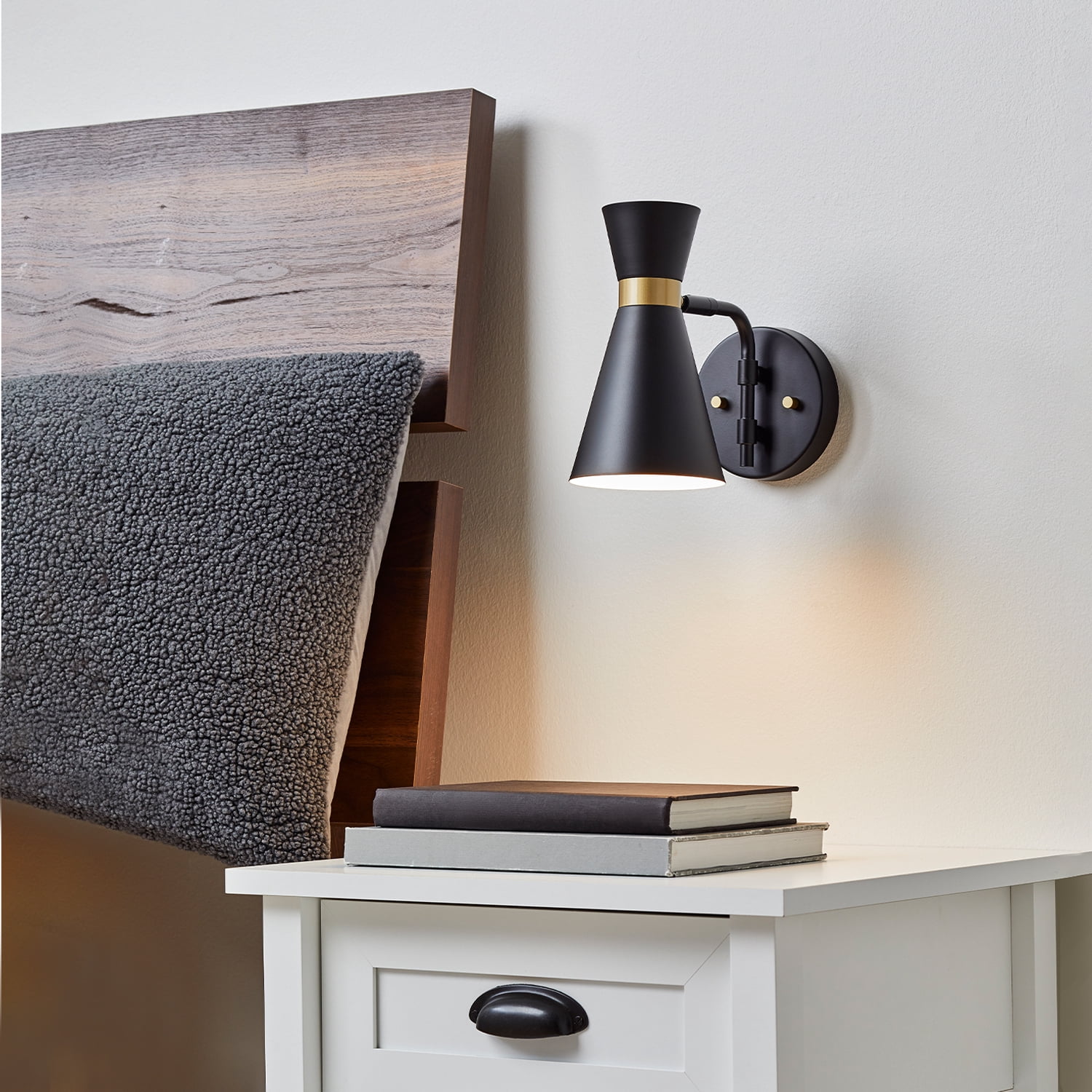 Better Homes & Gardens Indoor 1-Light Wall Sconce, Matte Black, Burnished Brass Accents, LED Bulb