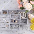 thumbnail image 3 of Caja para anillos Caja de terciopelo gris de 18 celosías + Caja de medio aro y media esponja gris + Caja de terciopelo gris de 6 celosías + Caja de terciopelo gris con plato vacío, 3 of 5