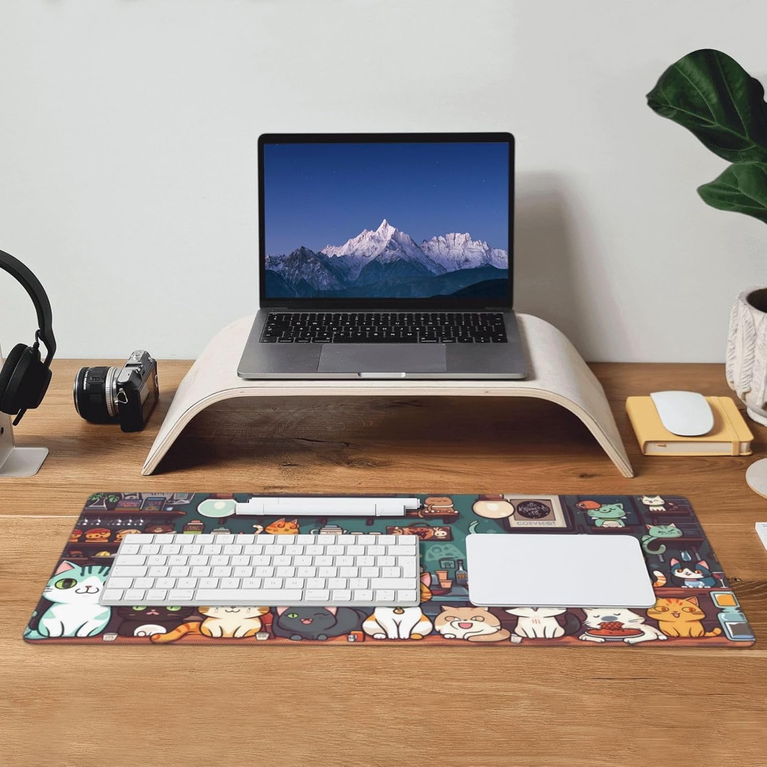 Mouse Pad, Large Japanese Desk Mat, XL Anime Gaming Keyboard Mat, Non-Slip Rubber Base, Big Extended Desk Protector for Home Office, 31.5”x11.8”