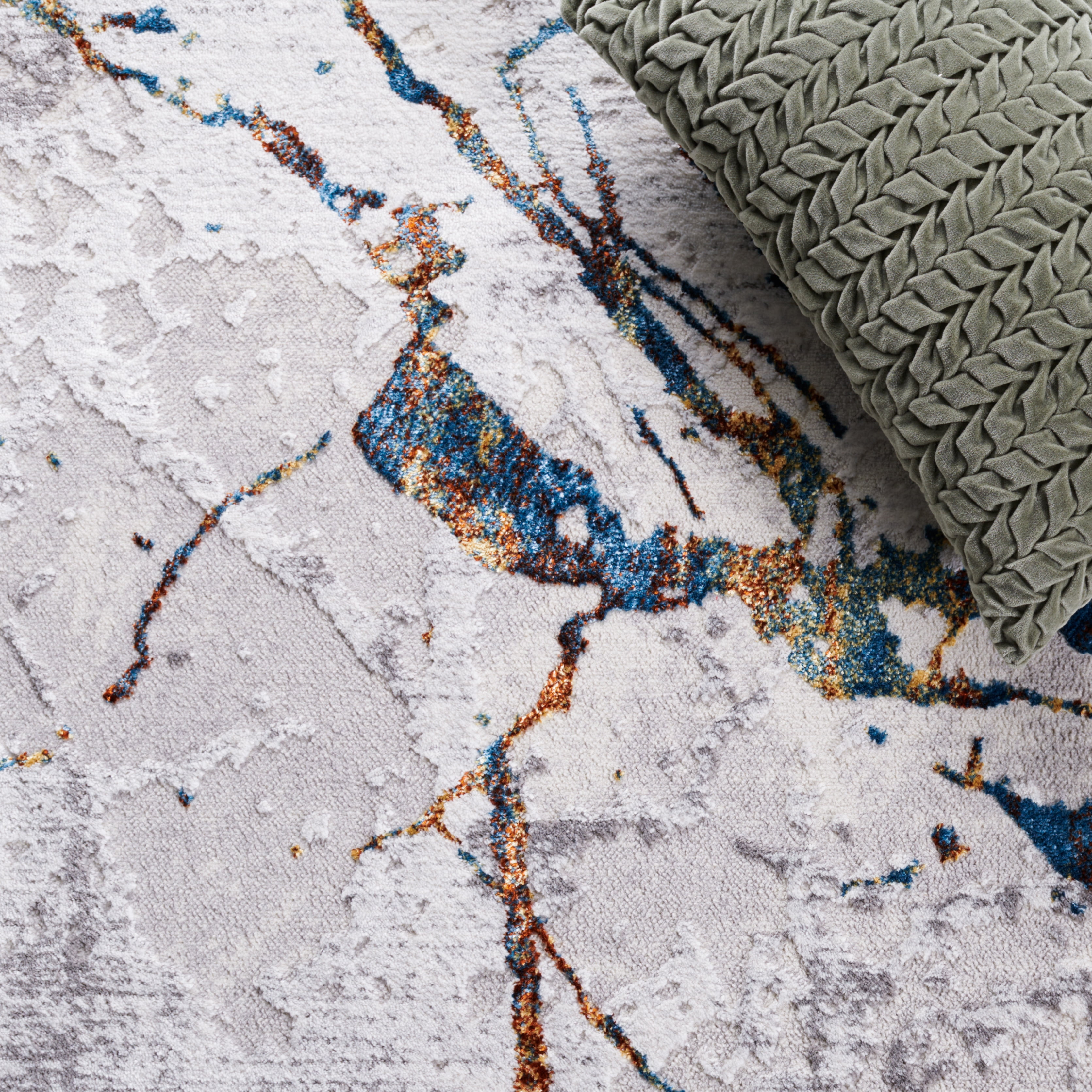SAFAVIEH Amelia Pemala Abstract Area Rug, Gray/Blue Gold, 4'5" x 6'5"