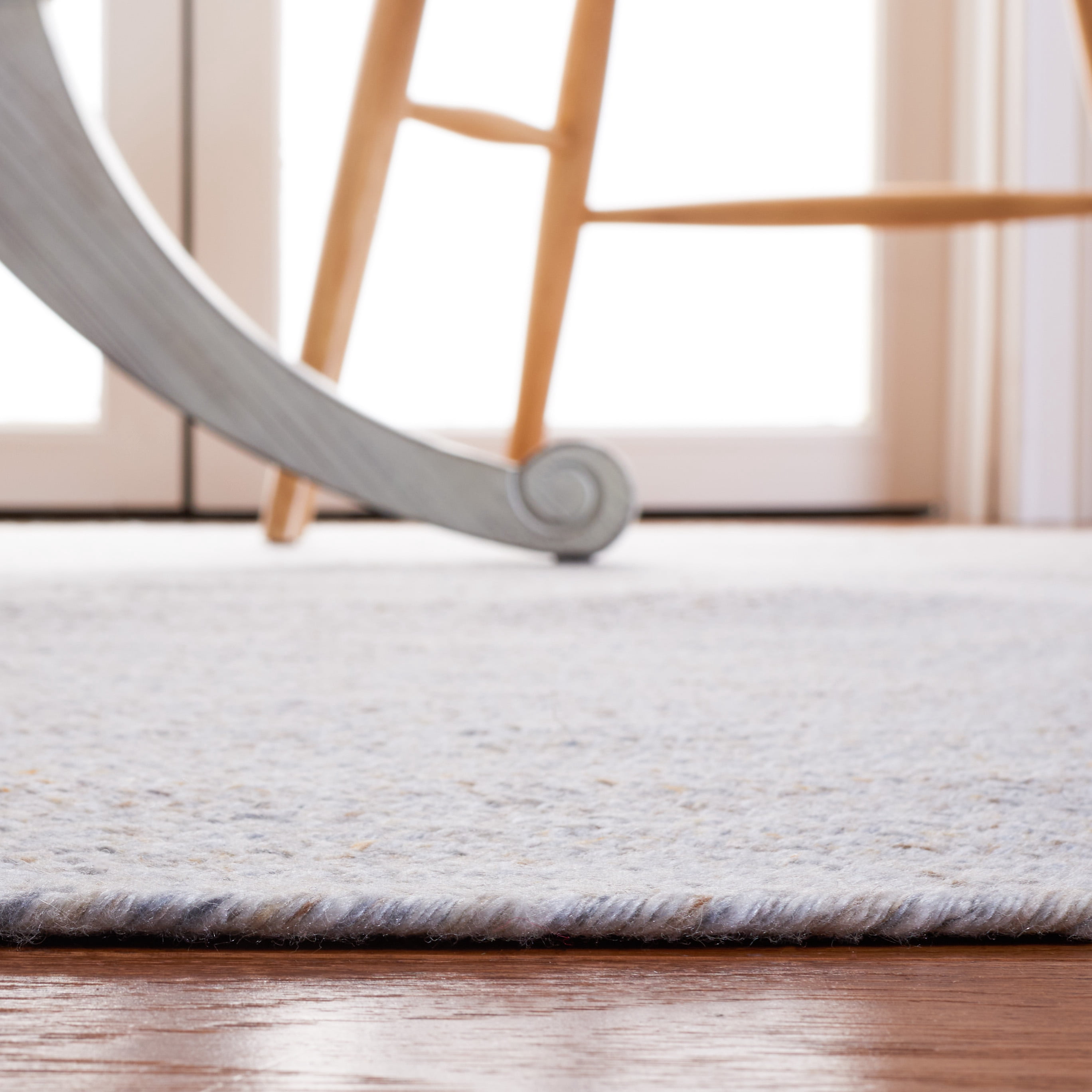 SAFAVIEH Braided Lyla Solid Polyester Reversible Area Rug, Gray/Yellow, 5' x 5' Round