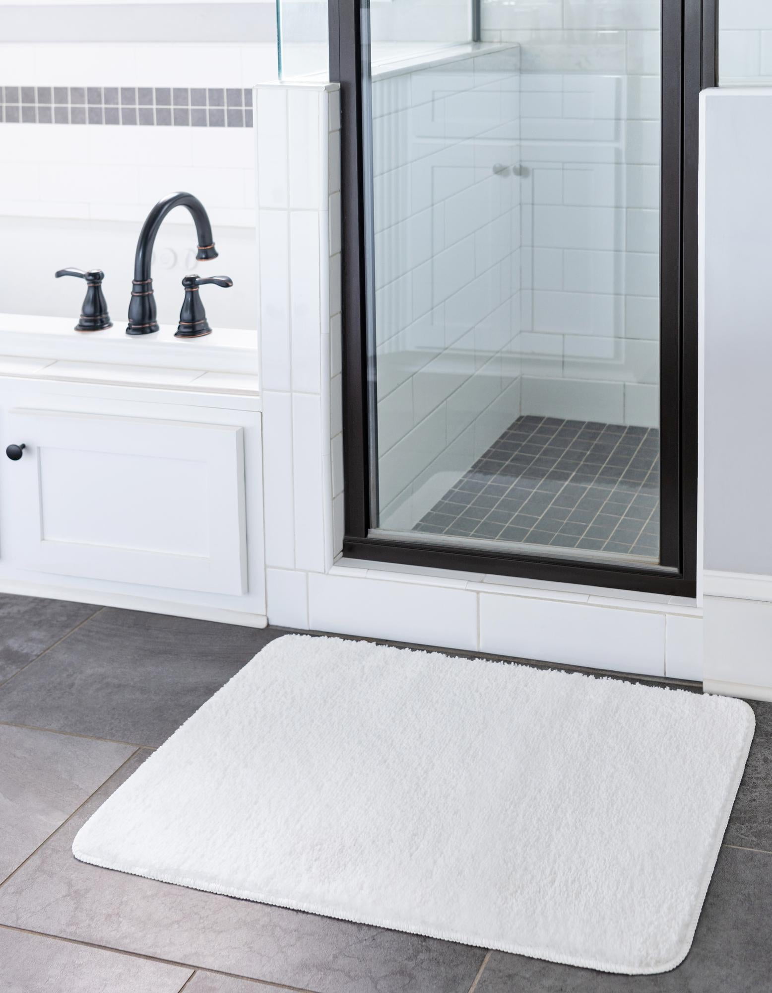 Rugs.com Bano Everyday Bath Mat Collection Rug – 1' 8 x 2' 7 Storm