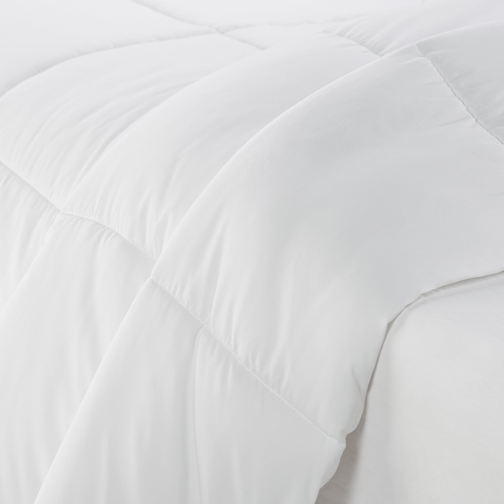 Serta Simply 3-Piece Clean Antimicrobial White Comforter Set, King