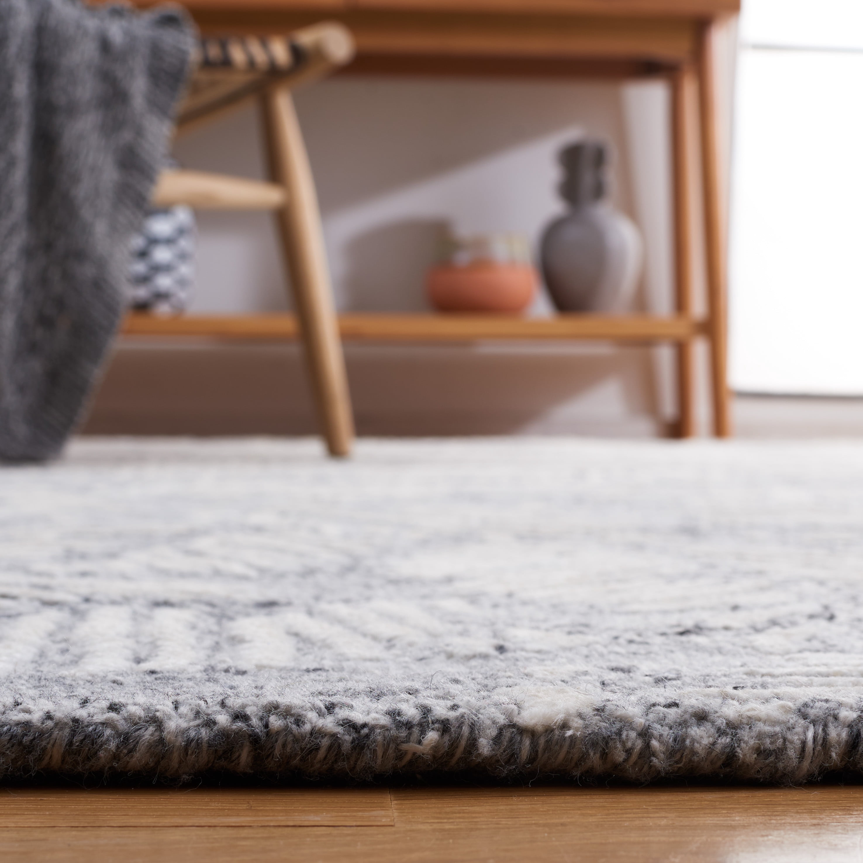 SAFAVIEH Glamour Nina Botanical Area Rug, Grey/Ivory, 4' x 6'