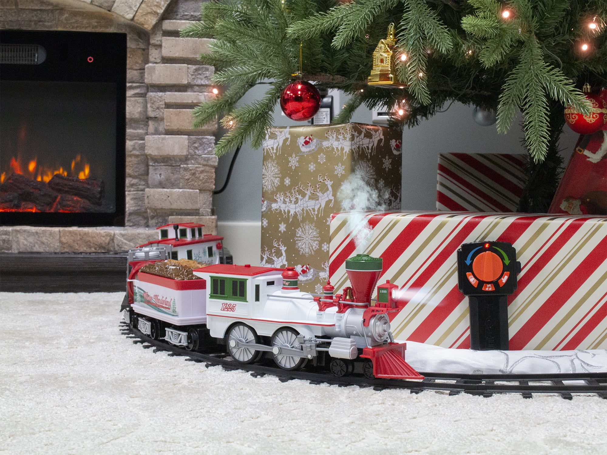 Lionel Winter Wonderland Battery Operated Train Set with Remote for Ages 4 and Up