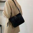 thumbnail image 2 of Qarigey Bolso de hombro de PU para mujer, bolso cruzado con cremallera, estuche de viaje informal, bolso de mano de Color sólido, bolsos de mensajero Bolsas de mensajero y de hombro Negro Qarigey AP012686-02, 2 of 6
