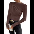 thumbnail image 1 of Camiseta Informal de Larga con Cuello Alto y Fruncido para Mujer, Corte Entallado y Color Liso Color Café L, 1 of 7