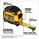 thumbnail image 4 of Cinta métrica DEWALT de 7,5 m con iluminación LED Tough Series, 4 of 9