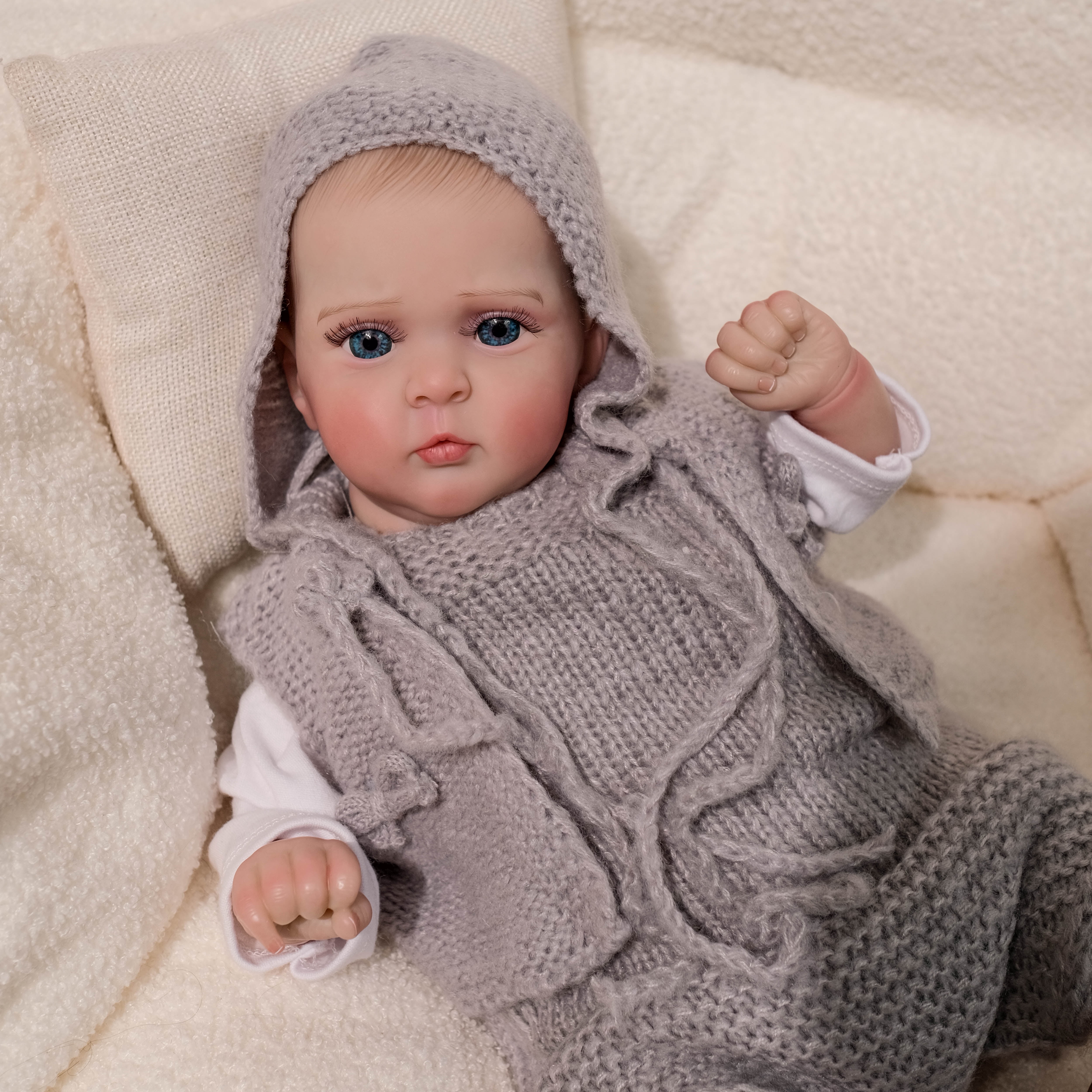 iCradle Lovely Lifelike Reborn Baby Dolls Girl 19 inch Handmade Realistic Newborn Babies Cloth Body Blue Eyes Painted Hair Gift for Kids 3+