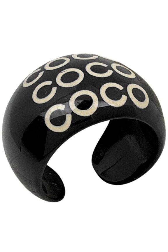 Pre-Owned Chanel COCO ring, black plastic, for women.