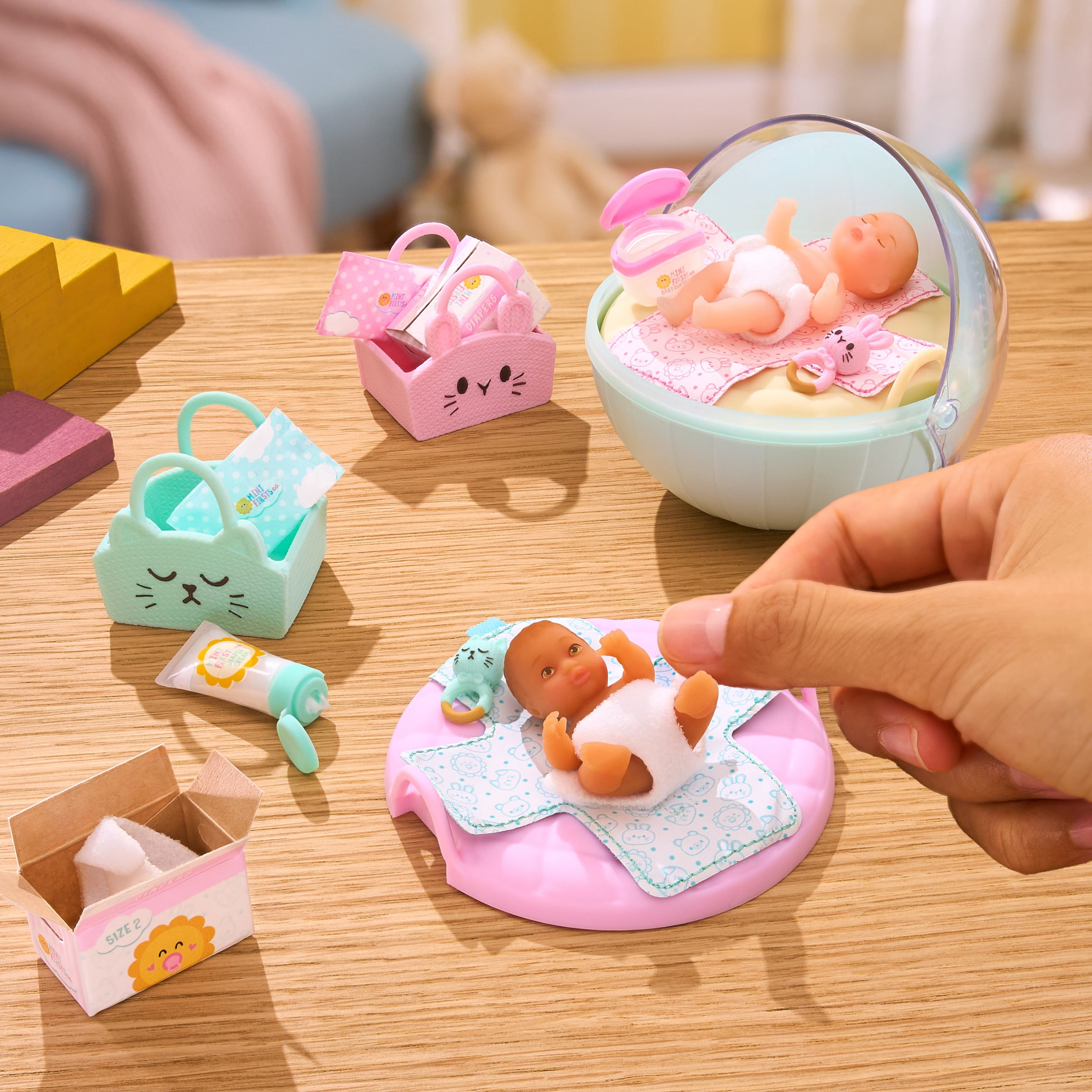 MGA's Miniverse Make It Mini Real Baby Nurture - Blind Ball Mini Collectibles, Ages 8+
