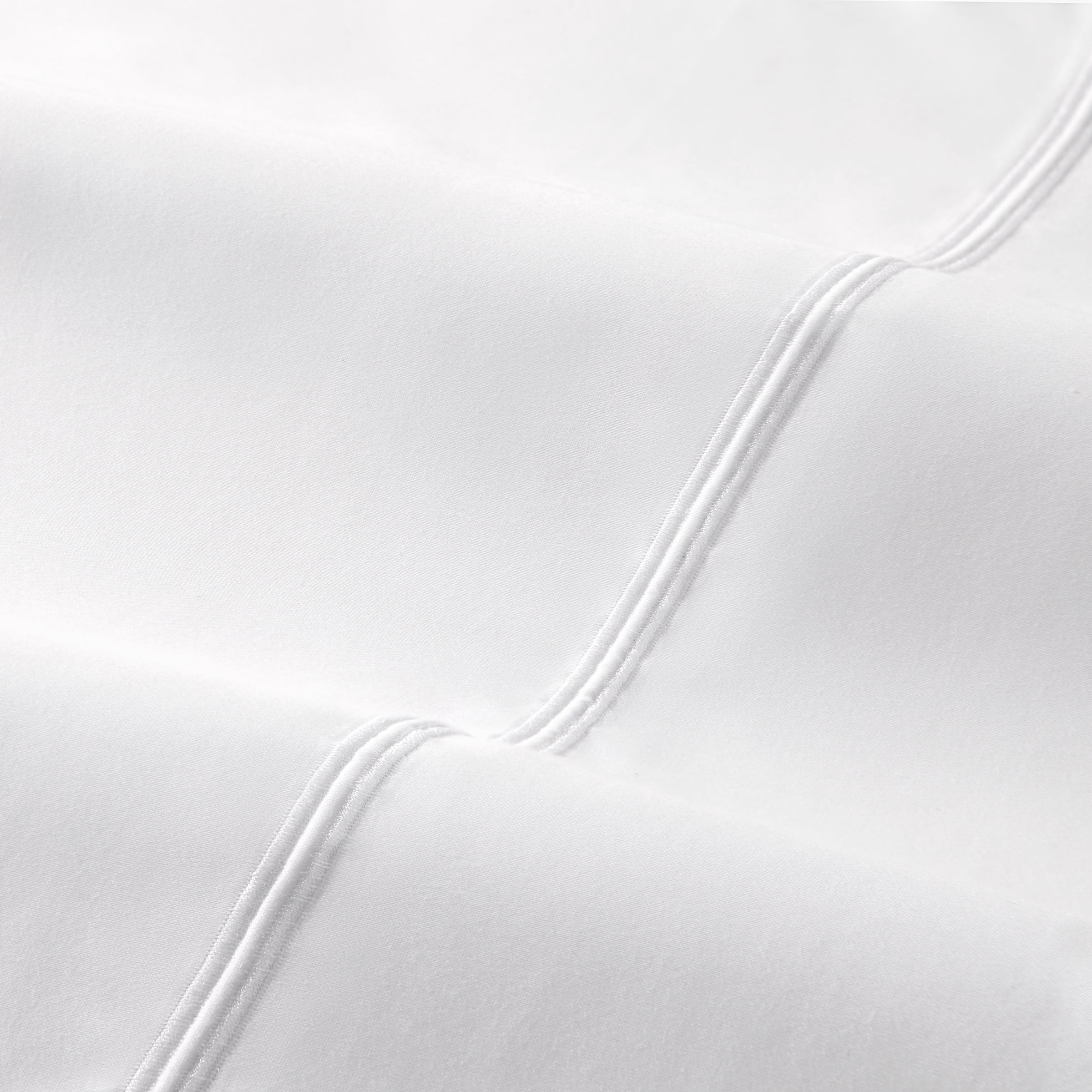 Wamsutta 1846 4-Piece 650 Thread Count Bright White Egyptian Giza Cotton Sateen Bed Sheets, King-Deep Pocket