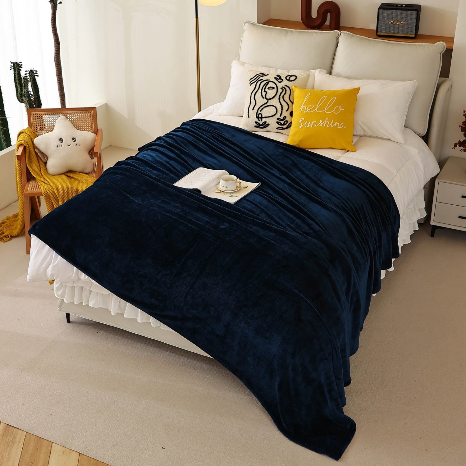 Fleece Bed Blanket King Size 104x90 inches Super Soft Fluffy Fuzzy Plush Blanket Geometric Pattern Cozy Microfiber Flannel Blankets