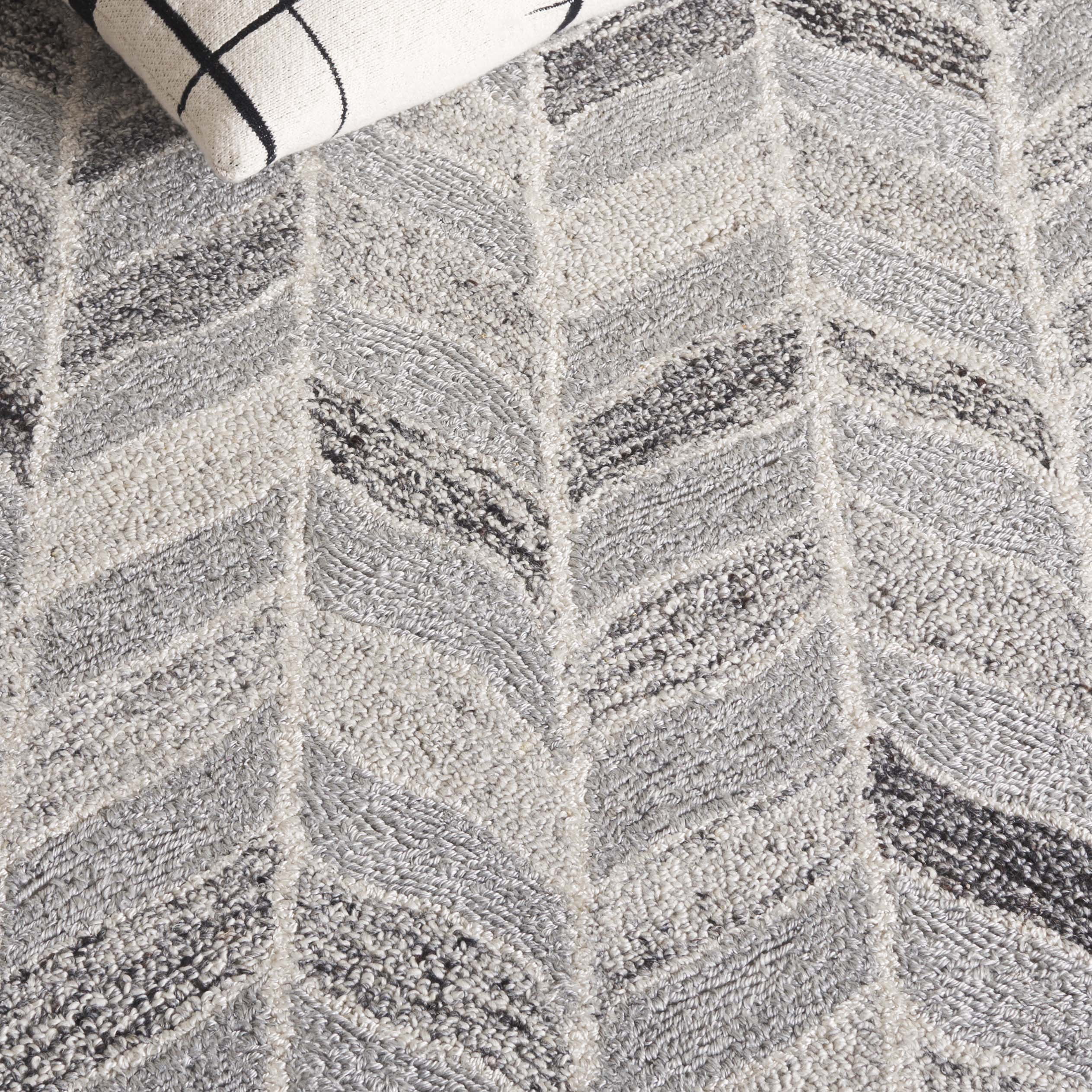 SAFAVIEH Abstract Alana Geometric Area Rug, Gray, 5' x 8'