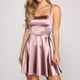 thumbnail image 2 of Vestido de satén con cuello cuadrado y tirantes finos para mujer - Vestido de fiesta mini con volantes y lazo en la espalda - Poliéster, para discotecas/fiestas/citas - Tallas de la S a la L, 2 of 6