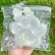 thumbnail image 1 of Juguetes de piscina, juguetes para bebés, juguetes para niños pequeños. Un peluche colosal. El enorme gato blanco. Tu garra gigante de peluche blanca a la luz de la luna., 1 of 5