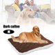 thumbnail image 1 of Cama suave y cálida para mascotas, ideal para perros, tamaño mediano, color café oscuro, hecha de tela y felpa de alta calidad, perfecta para descansar y dormir cómodamente., 1 of 5