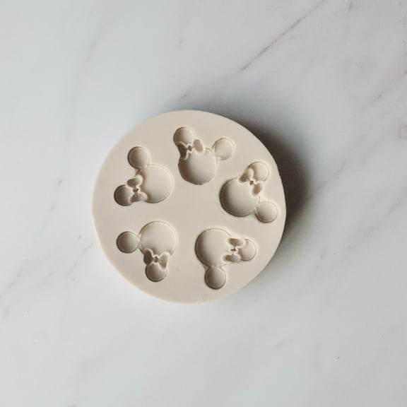 MINNIE SILHOUETTE WITH SIDE BOW BAKING MOLD FOR CUPCAKES, CAKEPOPS, CHOCOLATE STRAWBERRIES, PRETZELS & RICE KRISPIES