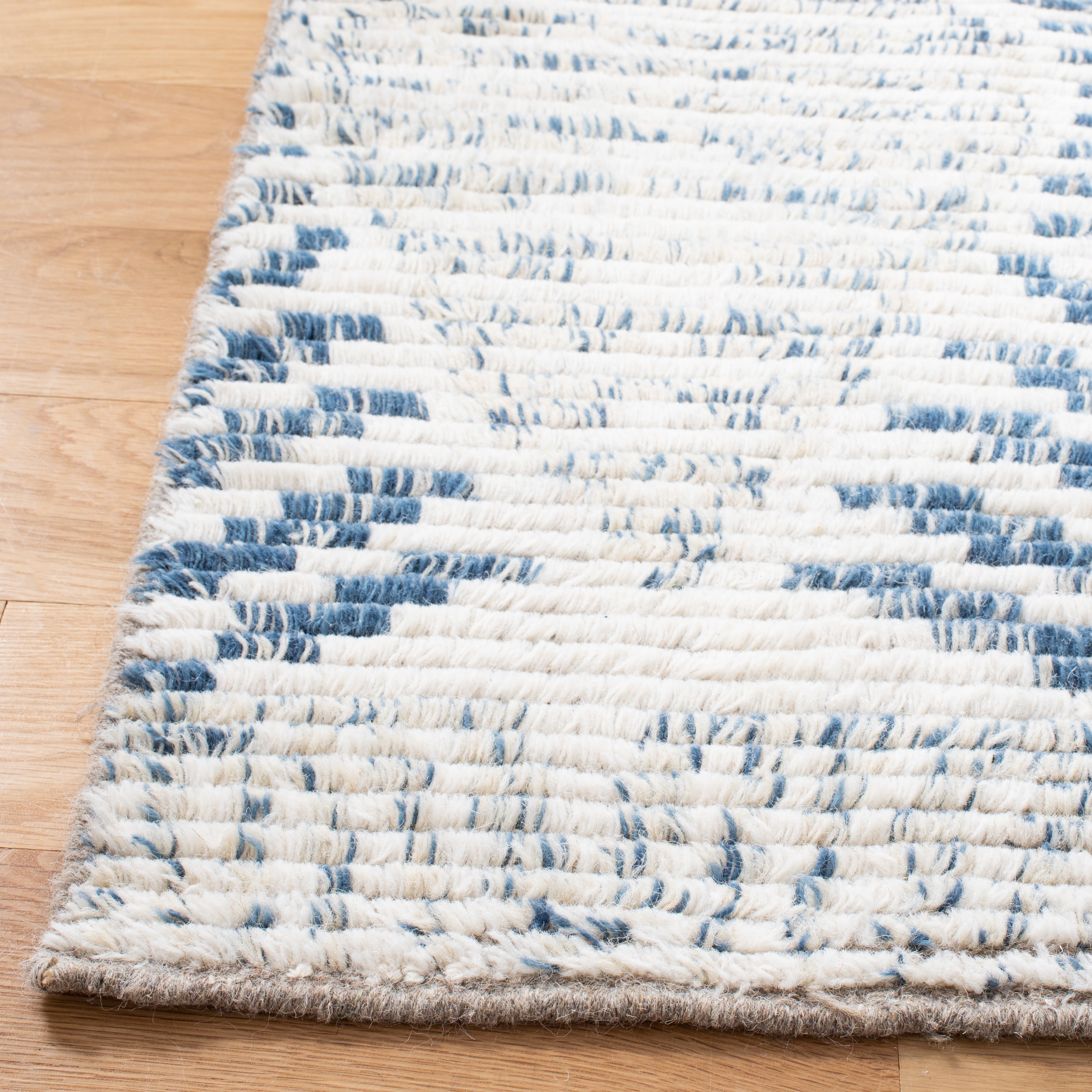 Safavieh Kenya Lilly Diamond Wool Area Rug, Blue/Ivory, 8' x 10'