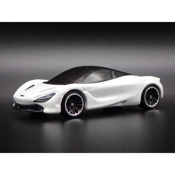 Open Box 2017-2023 MCLAREN 720S SUPER CAR WHITE RARE 1:64 SCALE DIORAMA DIECAST MODEL CAR