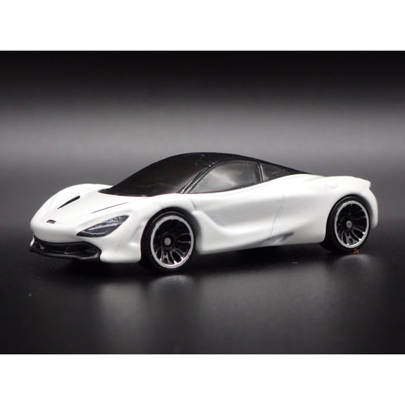 Open Box 2017-2023 MCLAREN 720S SUPER CAR WHITE RARE 1:64 SCALE DIORAMA DIECAST MODEL CAR