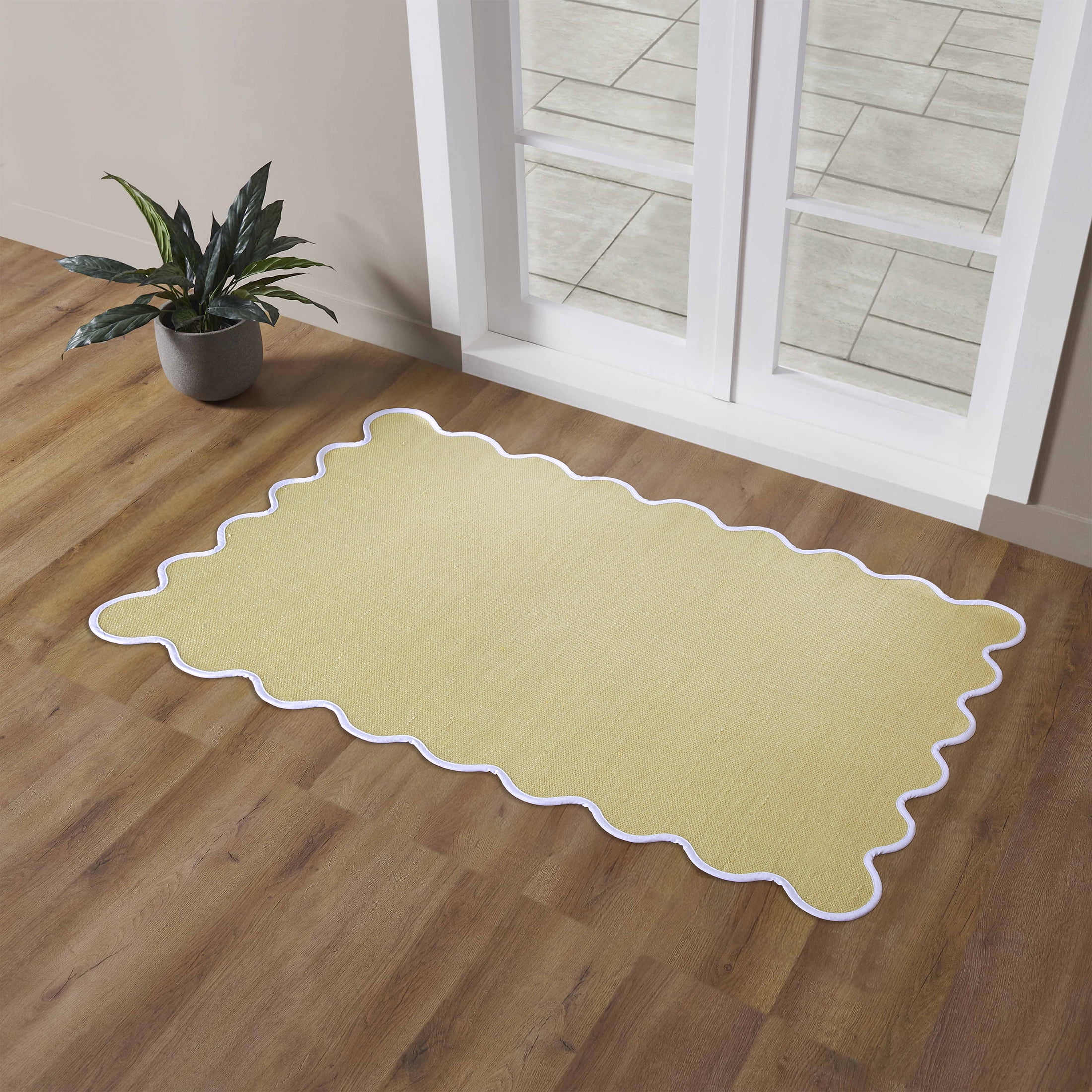 My Texas House Yellow Scallop Indoor/Outdoor Layering Rug, 38" x 58"