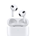thumbnail image 2 of Auriculares inalámbricos Apple AirPods (3.ª generación) con funda MagSafe, 2 of 6