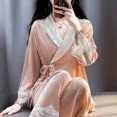 thumbnail image 4 of Pour Femmes Automne et Hiver Ensemble de Robe de Maison Dentelle Avancée Pyjamas Luxe Léger Velours Doré, 4 of 6