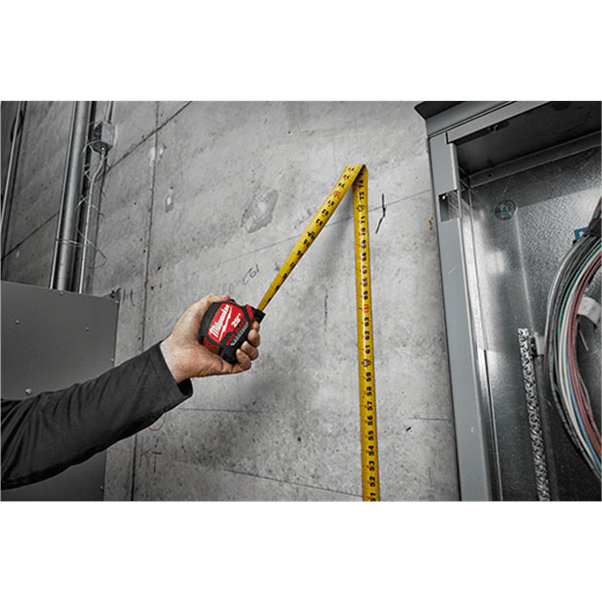 Milwaukee 25' Wide Blade Magnetic Tape Measure 48-22-0225M