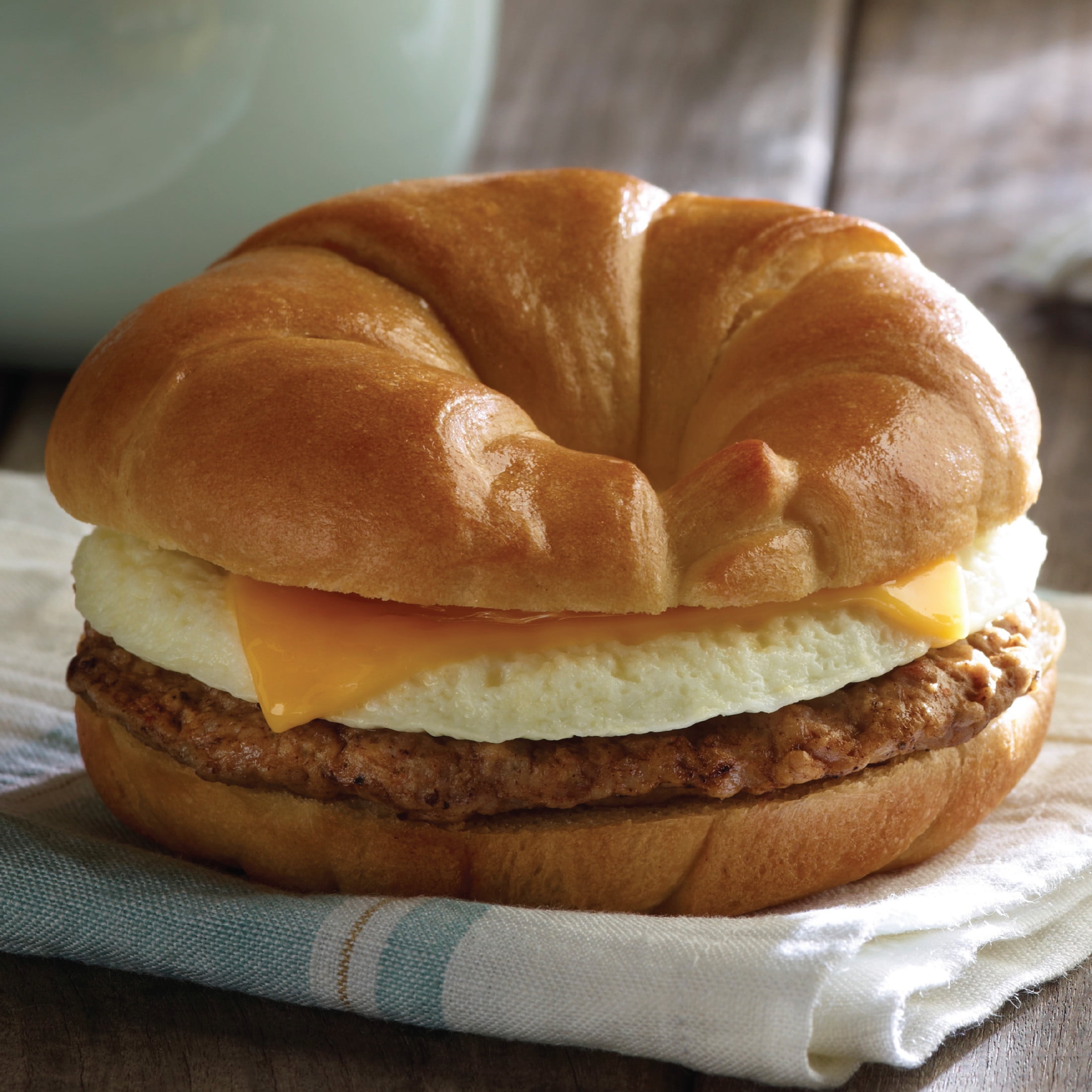 Jimmy Dean Delights Turkey Sausage, Egg White & Cheese Croissant Sandwich, 19.2 oz, 4 Count (Frozen)