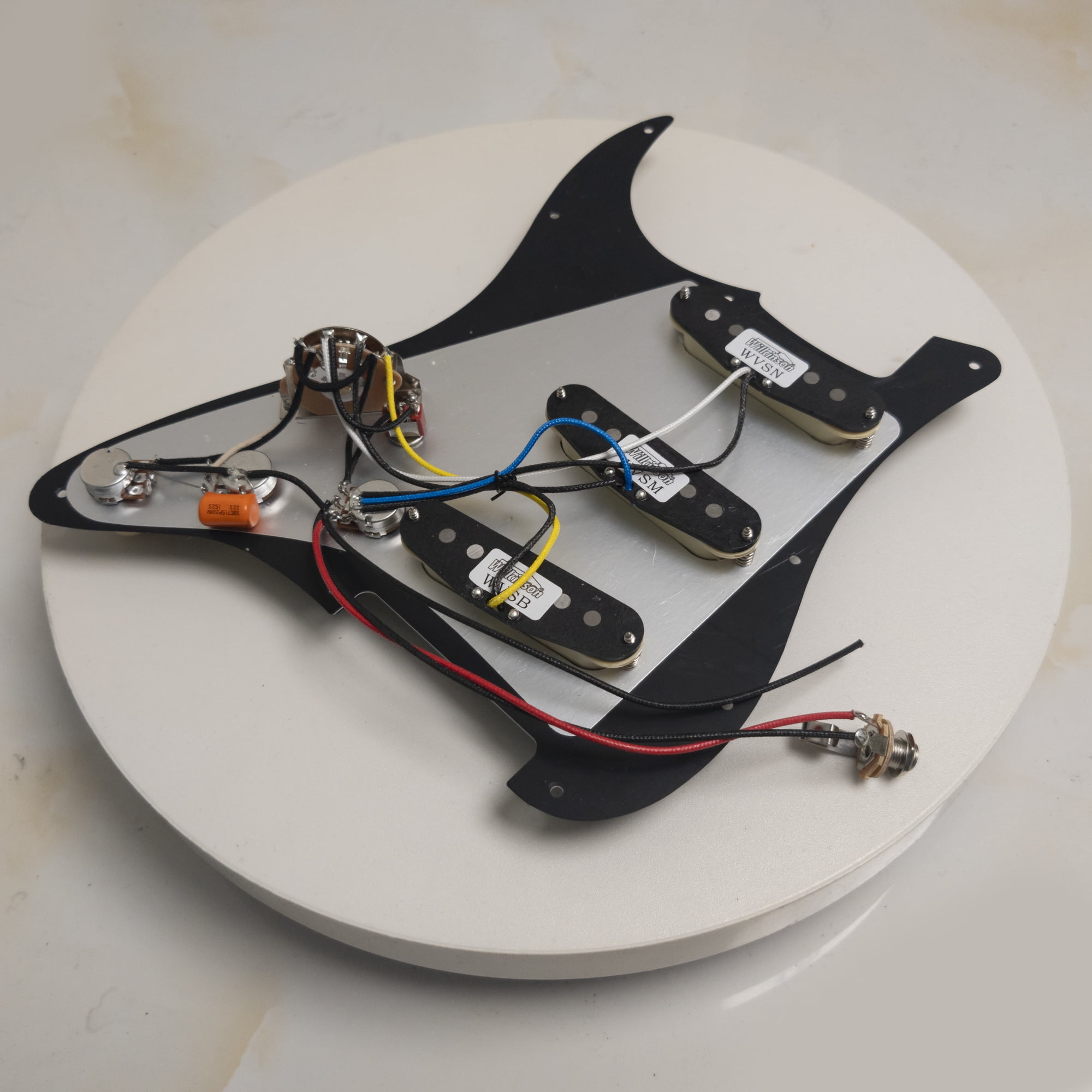 SSS Prewired Loaded Pickguard with Single Coil Pickup for Fender Strat Guitar