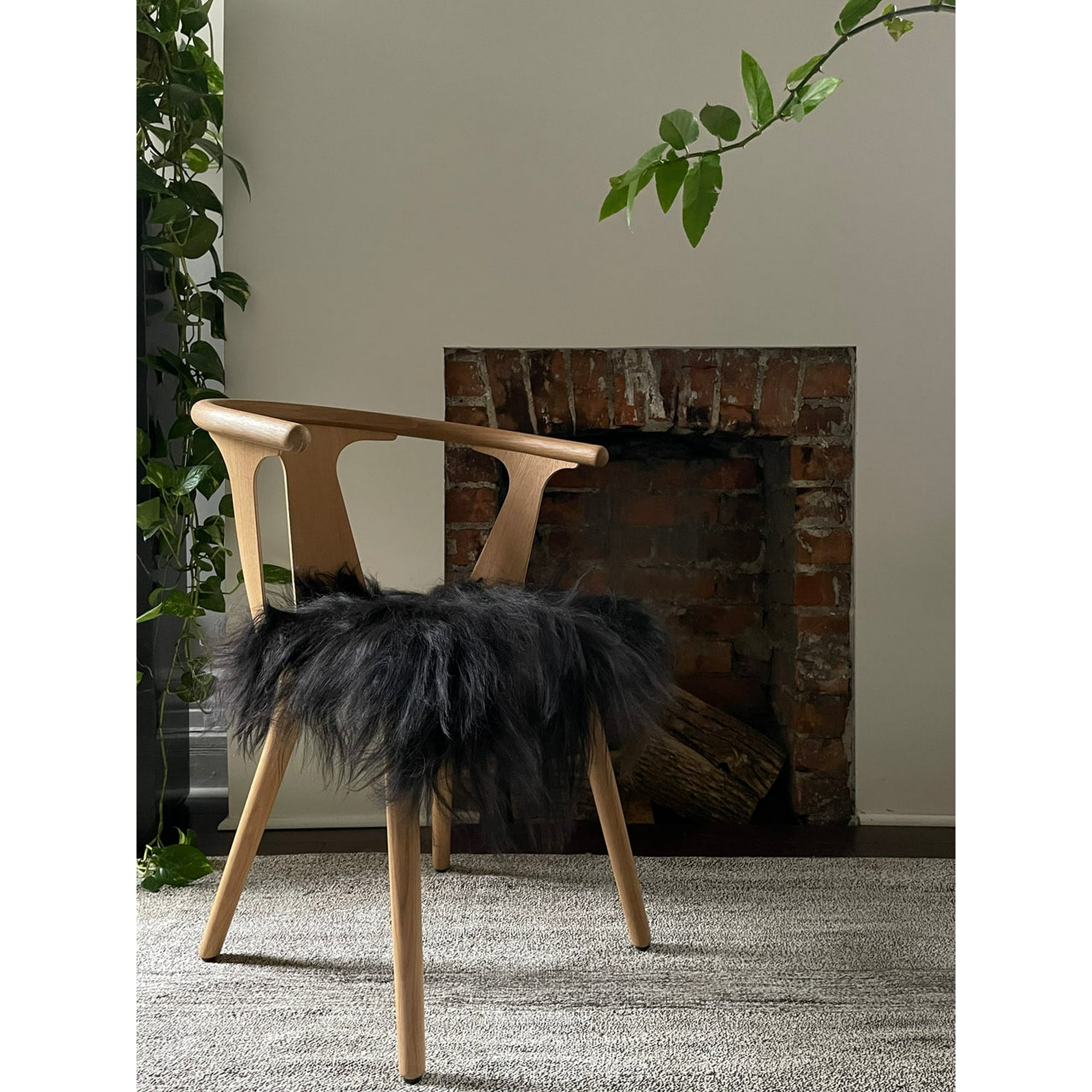 BlackSheepWhiteLight Black Icelandic Sheepskin Chair Pad Tanned Leather Long Wool Stool Seat Cushion Soft Fluffy for Living Room Bedroom Office 14.5 x 14.5 Walmart