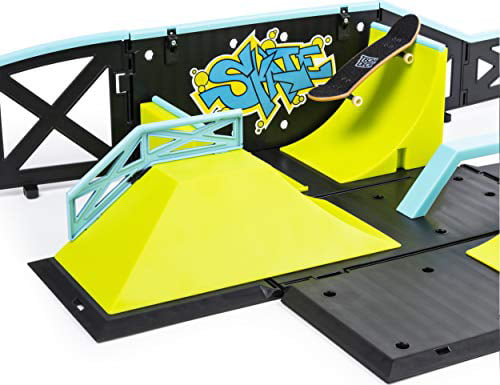 Transforming SK8 Container with Ramp Set and Skateboard 