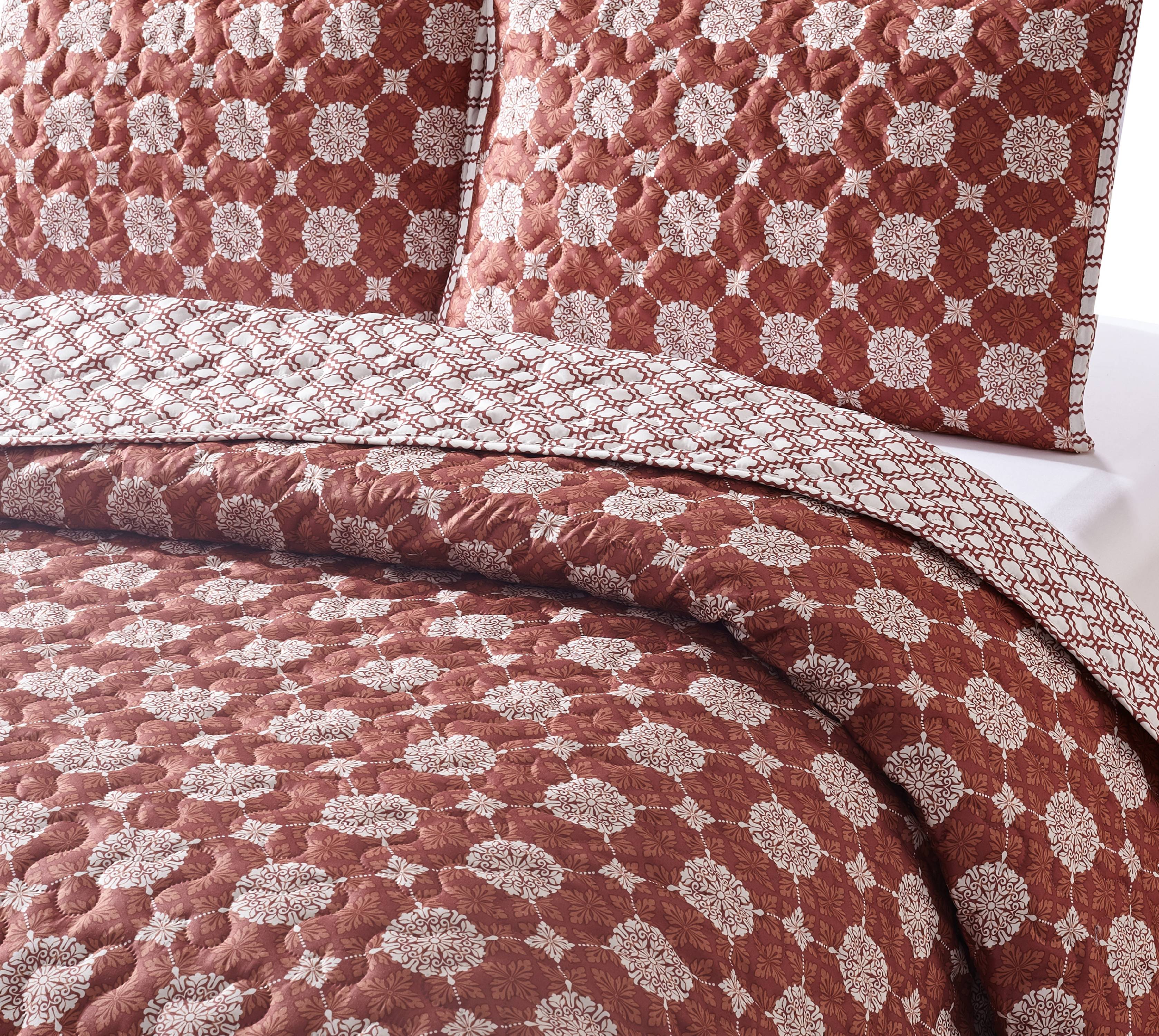 Mandala Lattice and Ironwork 3pc Quilt Set Full/Queen red